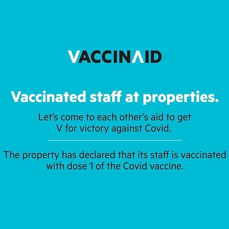 Vaccinated Staff - Capital O 13823 Hotel Praveen International Ulhāsnagar Екстериор снимка